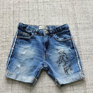 Zara Kids Girls 7 Blue Distressed Denim Lioness Hear me Roar Embroidered Shorts